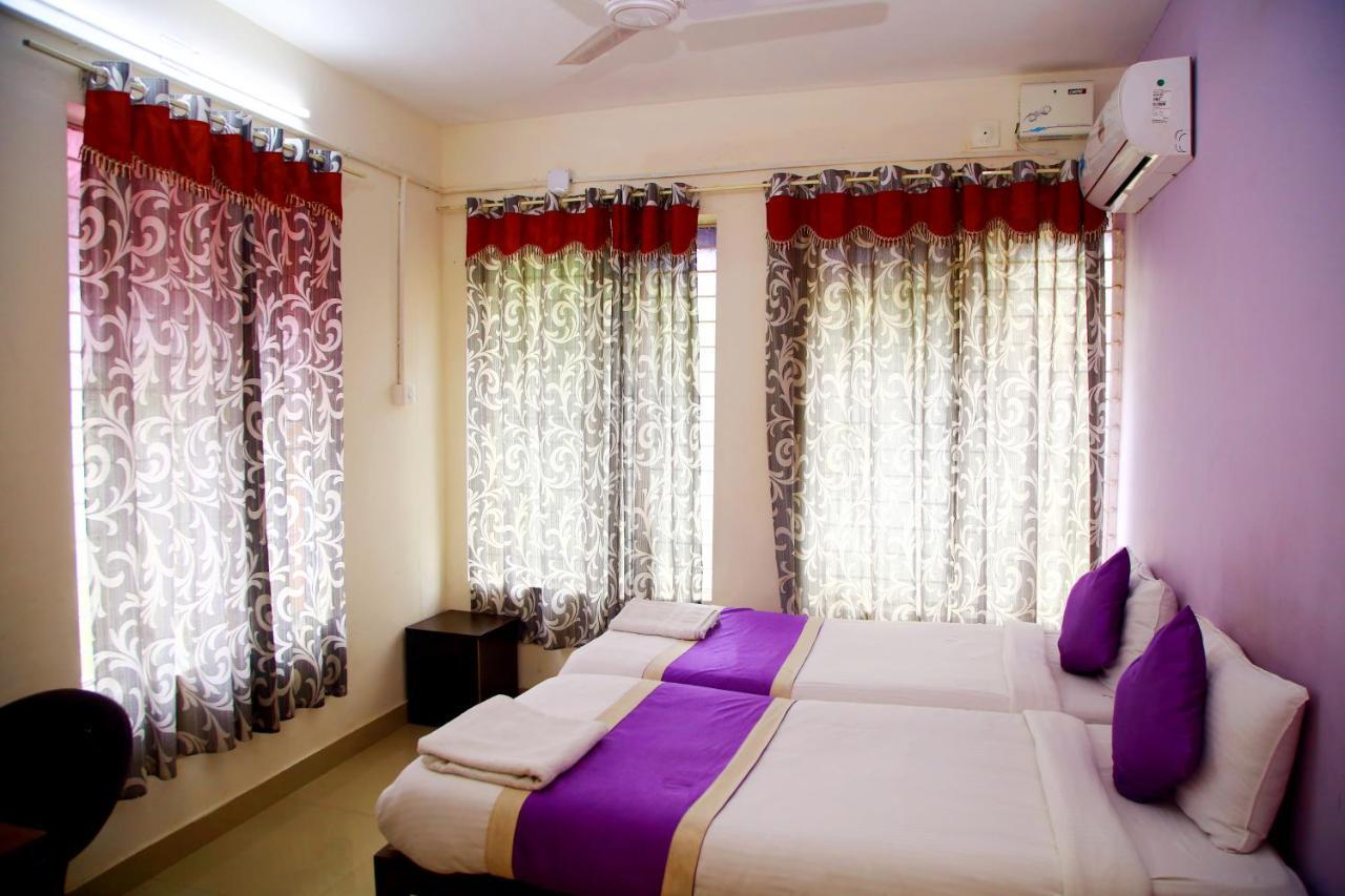 V Bee Plaza Hotel Thiruvananthapuram Luaran gambar