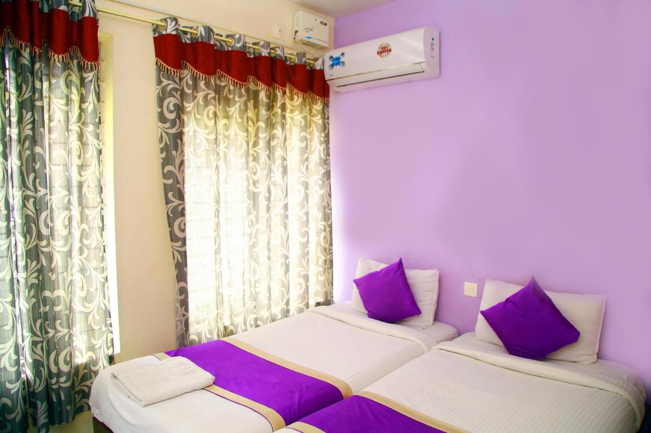V Bee Plaza Hotel Thiruvananthapuram Luaran gambar