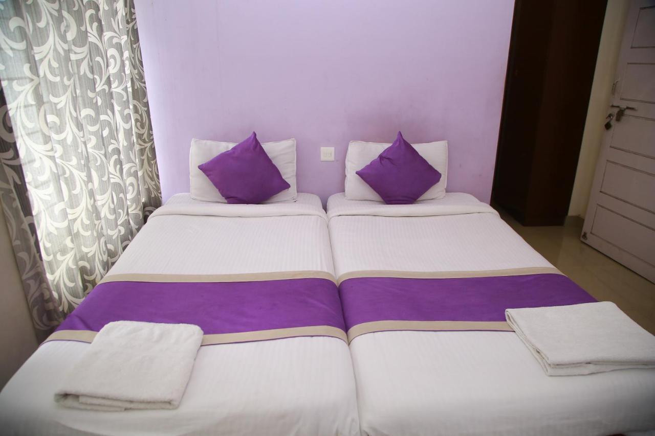 V Bee Plaza Hotel Thiruvananthapuram Luaran gambar