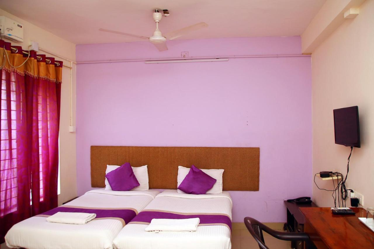 V Bee Plaza Hotel Thiruvananthapuram Luaran gambar