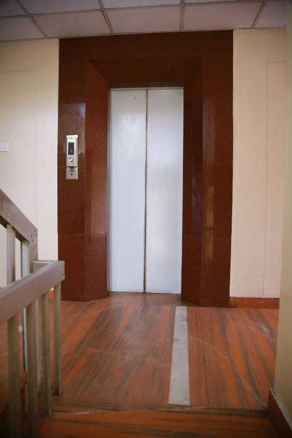 V Bee Plaza Hotel Thiruvananthapuram Luaran gambar