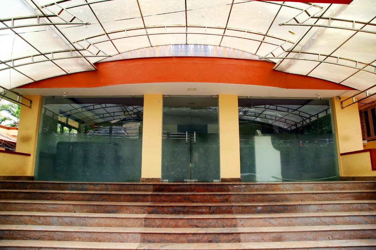 V Bee Plaza Hotel Thiruvananthapuram Luaran gambar