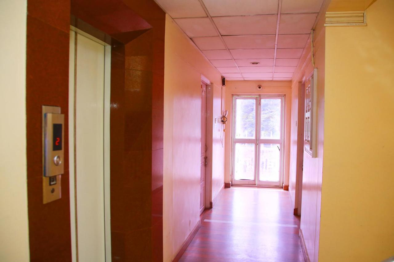 V Bee Plaza Hotel Thiruvananthapuram Luaran gambar