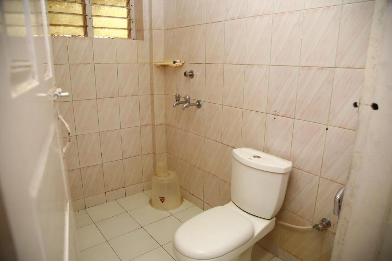 V Bee Plaza Hotel Thiruvananthapuram Luaran gambar