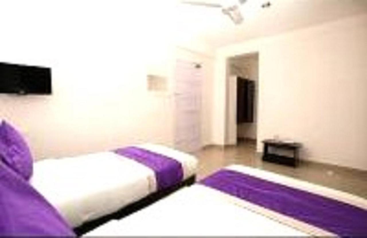 V Bee Plaza Hotel Thiruvananthapuram Luaran gambar